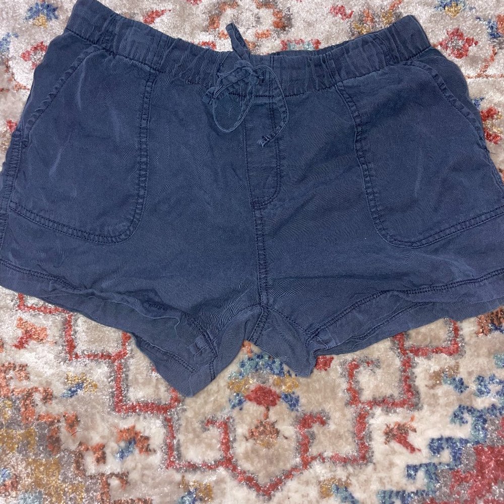 gap navy blue shorts